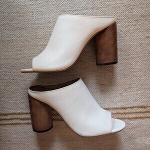 Urban Outfitters Wood Heel Heel Mule in Ivory Size 8
